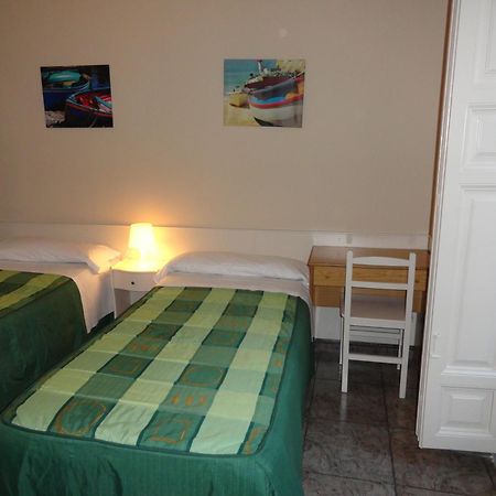 Hostal Alistana Madrid Extérieur photo