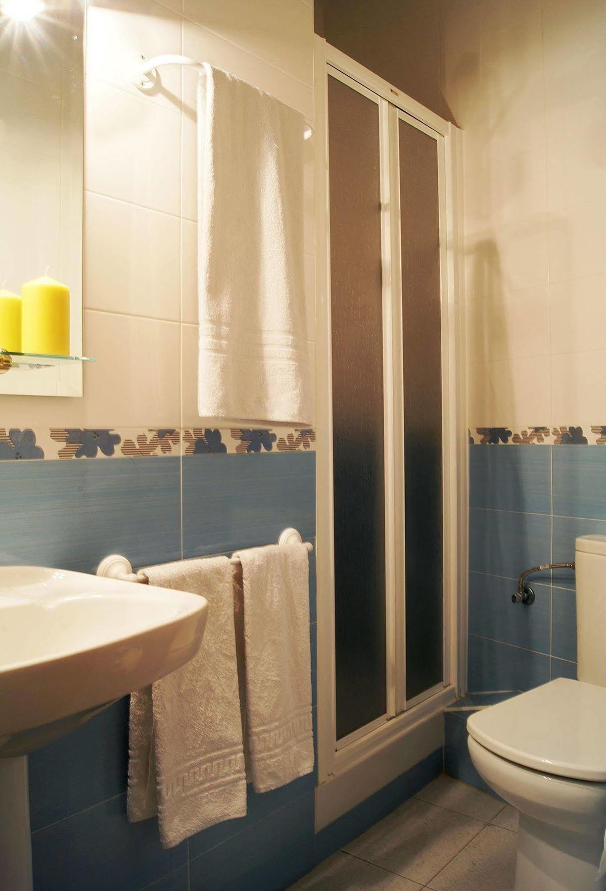 Hostal Alistana Madrid Extérieur photo
