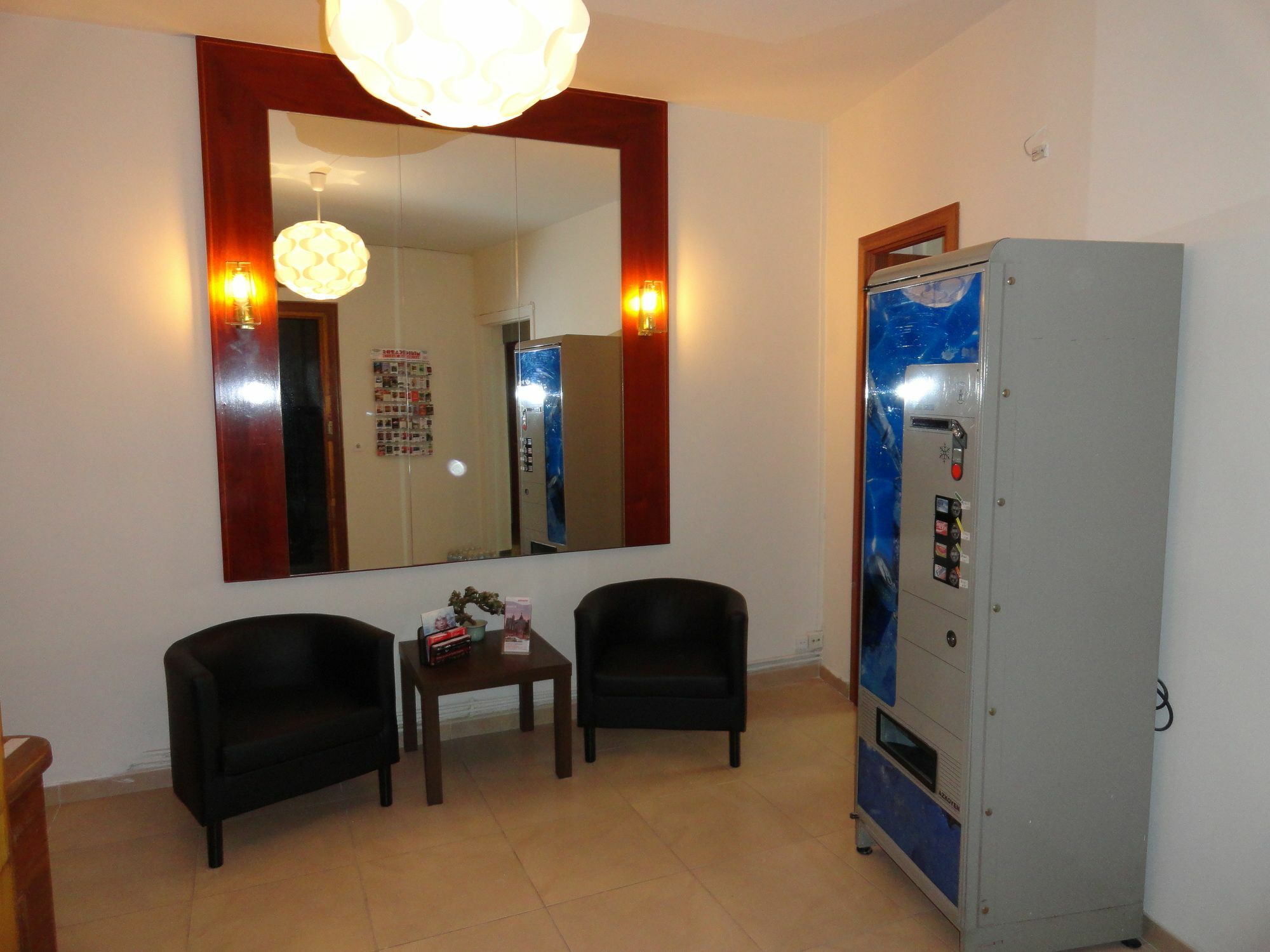 Hostal Alistana Madrid Extérieur photo