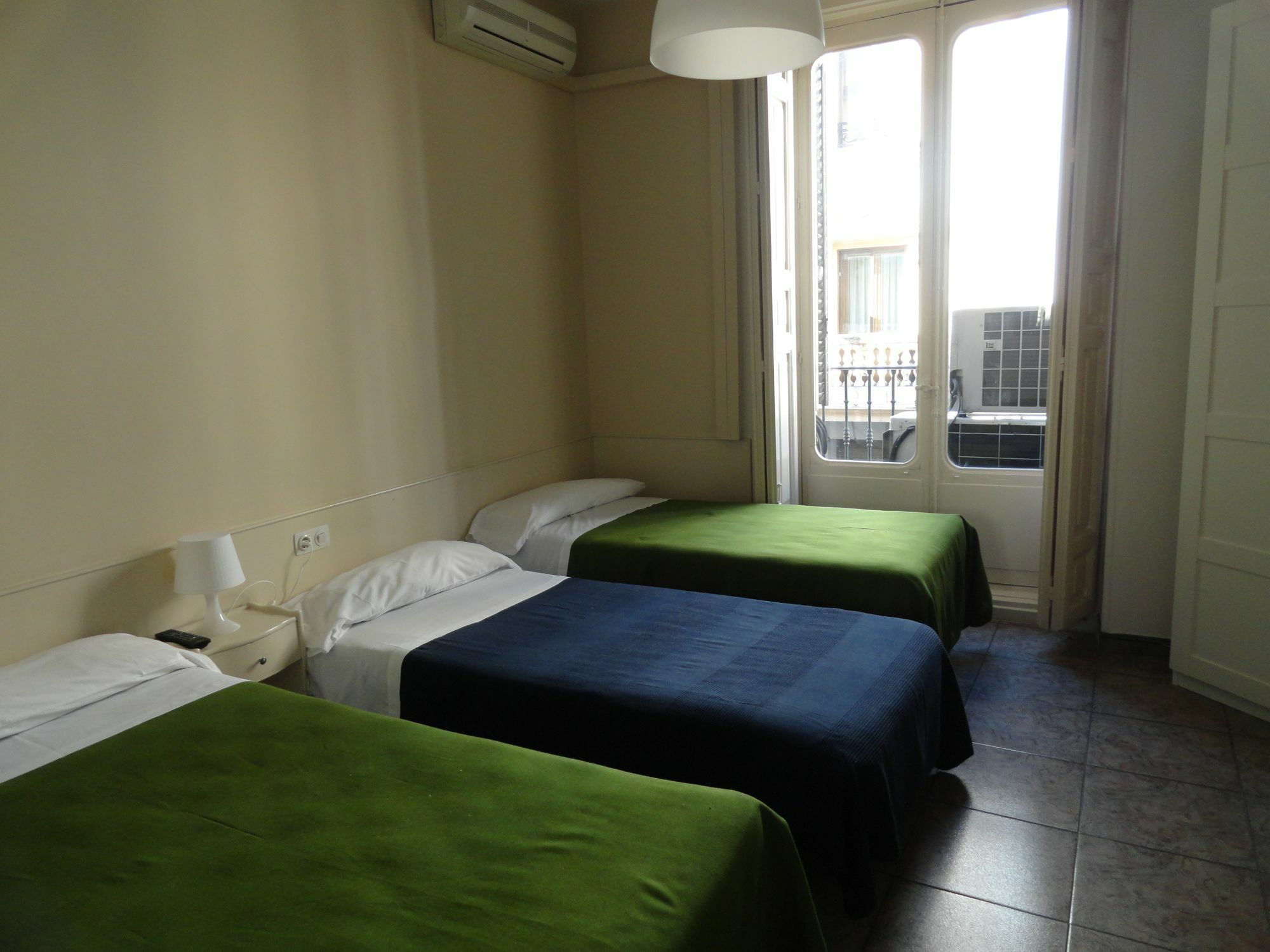 Hostal Alistana Madrid Extérieur photo