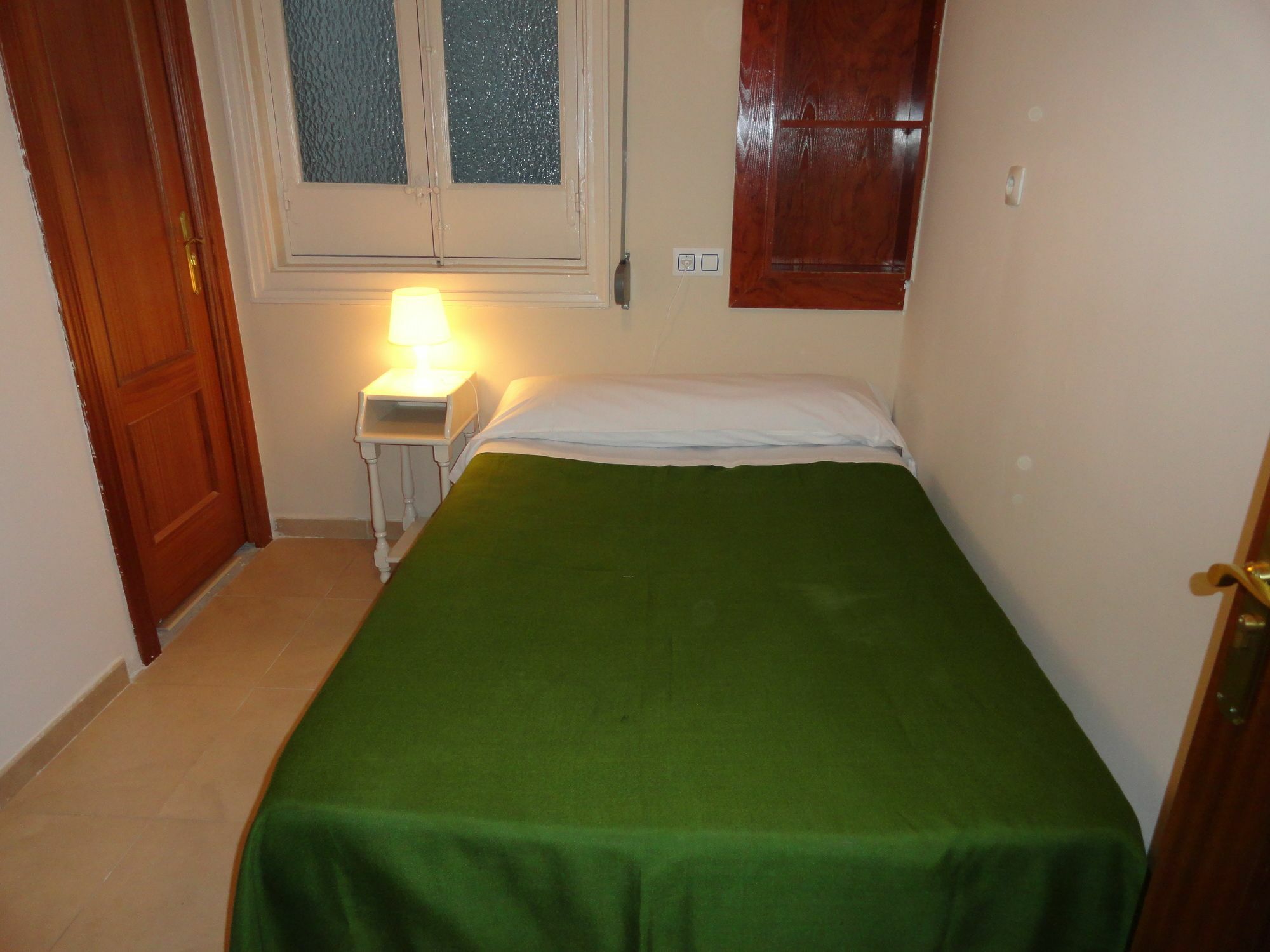Hostal Alistana Madrid Extérieur photo