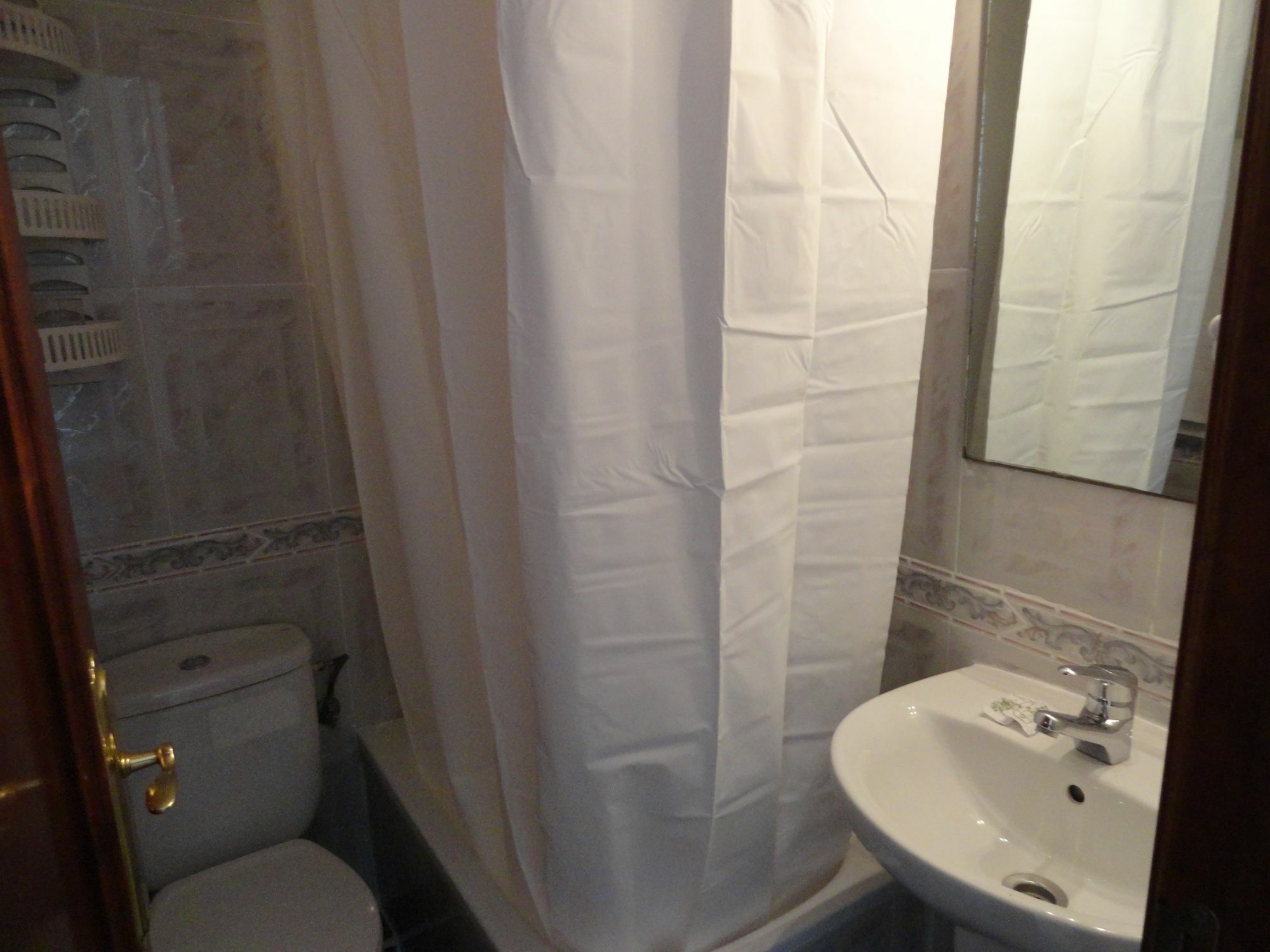 Hostal Alistana Madrid Extérieur photo