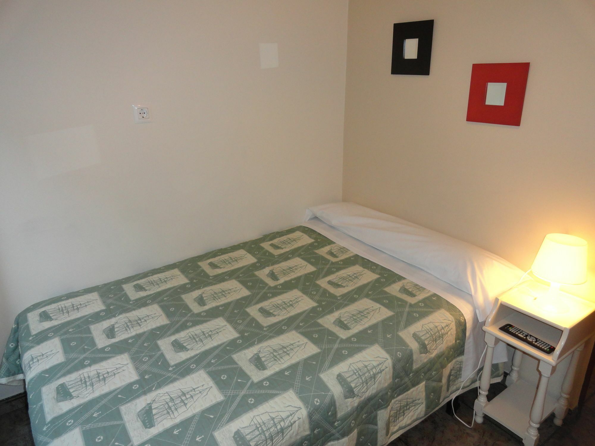 Hostal Alistana Madrid Extérieur photo
